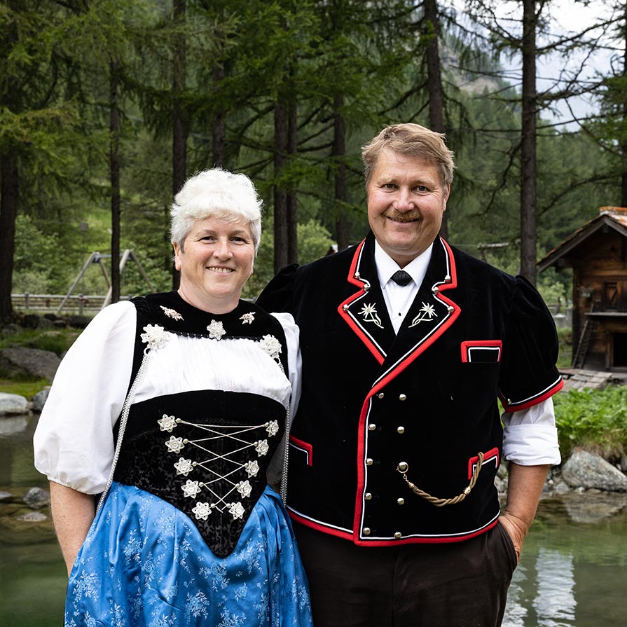 Daniela et Peter Grob, hôtes de l'hôtel Mattmarkblick, Saas-Almagell